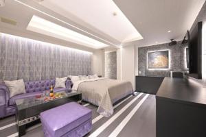 Televisyen dan/atau pusat hiburan di Hotel Pasadena 食べ放題飲み放題 - Couple Hotel