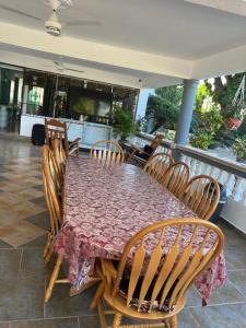 Restaurace v ubytování Villa Lepore-The perfect place to relax!