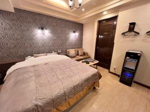 Lova arba lovos apgyvendinimo įstaigoje Hotel Crystal Gate Nagoya - Couple Hotel