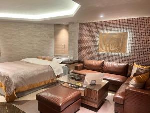 Lova arba lovos apgyvendinimo įstaigoje Hotel Crystal Gate Nagoya - Couple Hotel