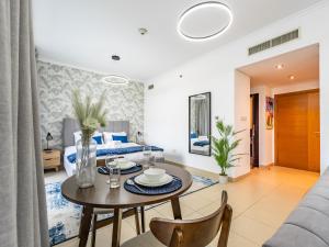 Χώρος καθιστικού στο Incredible Studio In Burj View