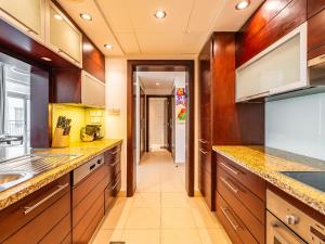 Η κουζίνα ή μικρή κουζίνα στο Incredible Studio In Burj View