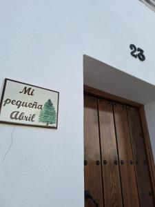 Certyfikat, podpis lub inny dokument wystawiony w obiekcie Mi pequeña Abril