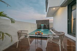 Bazén v ubytování Jalsa Villas Phase 2 nebo v jeho okolí