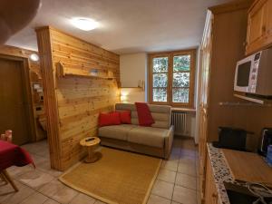 Кухня или мини-кухня в Appartamento Santa Caterina
 +19 фотографий