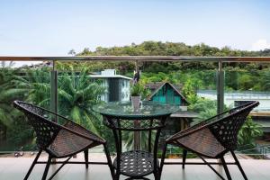 Balkón nebo terasa v ubytování iCheck inn Sky Beach Ao Nang Krabi