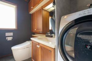 صورة لـ ペットと泊まれる一日一組限定の貸切ヴィラ　ウェルシー山中湖 في ياماناكاكو