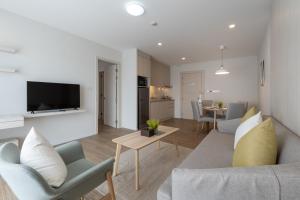 TV a/nebo společenská místnost v ubytování Kantary Hotel Banchang