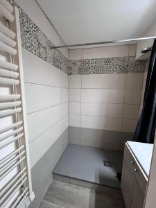 Kúpeľňa v ubytovaní Appt T2 4 pers Saint Lary centre Village Parking