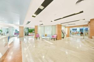 The lobby or reception area at Hotel Agua Beach "Adults only"