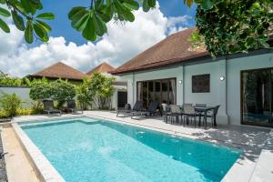 Bazén v ubytování Balinese Boutique Villa Martin, 3BR, Private Pool, Rawai nebo v jeho okolí