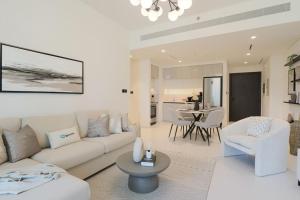 Posezení v ubytování HiGuests - Emaar Beachfront Haven with Majestic Marina Views