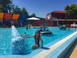 The swimming pool at or close to Akácliget Gyógy-és Strandfürdő