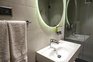 Hampton By Hilton Sakarya的一间浴室