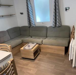Mobilhome Vias plage dans Camping的休息区