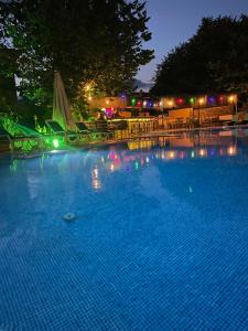 Bazén v ubytování Hotel Konak Su nebo v jeho okolí