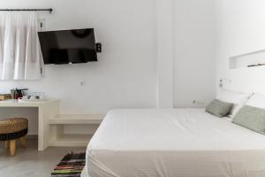 Gallery image of Kleris Studio 6 Tinos in Tinos Town