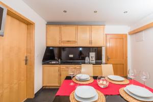 Kuchyň nebo kuchyňský kout v ubytování Apartment in Crikvenica with sea view, balcony, air conditioning, WiFi 3492-9