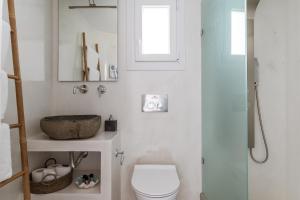 Gallery image of Kleris Studio 2 Tinos in Tinos Town +18 photos