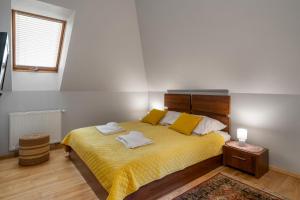 En eller flere senge i et værelse på RentPlanet - Gorące Źródła + 20 billeder