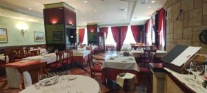 Restaurace v ubytování Hotel Conde Ansúrez By Almia Hoteles