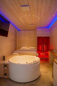 Majoituspaikan ARTEMIDE "Corte Segreta" B&B SUITE SPA spa- tai muu hoitotila