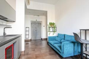 A kitchen or kitchenette at SuitInn19