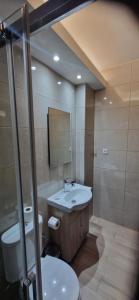 Vannituba majutusasutuses Hotel Antirriο