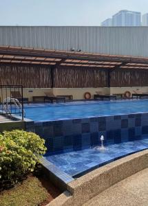 Galeri foto UppeRoom Azalea Cikarang di Kedungg