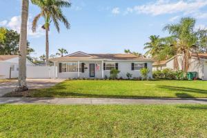 En have udenfor Naples Luxury 4BDR+Den POOL Home