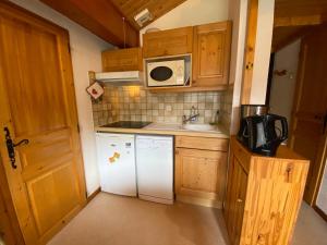 Η κουζίνα ή μικρή κουζίνα στο Appartement confortable, 4 personnes, 1 chambre - OCII13