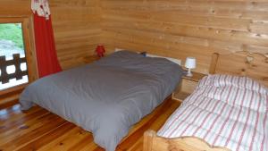 Katil atau katil-katil dalam bilik di Appartement dans chalet, 9 personnes, 3 chambres, 1 mezzanine - CH30BIS +5 gambar