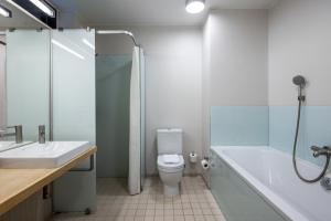 Bilik mandi di Nørre Vosborg Hotel & Gastronomi