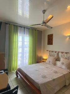 Postel nebo postele na pokoji v ubytování Happyhome2