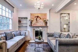 Stunning Knightsbridge Townhouse With Patio