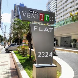 una señal de viva veneto flatt en una calle en Via Venetto Apt 1302 Meireles Fortaleza, en Fortaleza