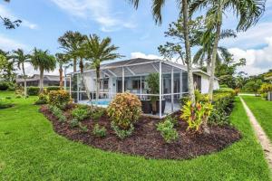 Κήπος έξω από το Naples Golf Front Lux Pool Home