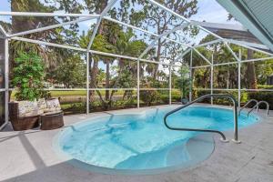 Πισίνα στο ή κοντά στο Naples Golf Front Lux Pool Home