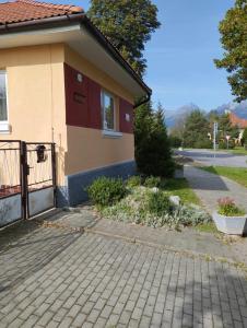 Budova, v ktorej sa dovolenkový dom nachádza