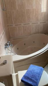 Koupelna v ubytování Estupendo Chalet en Candelaria con Piscina