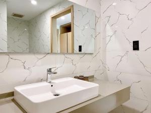 Koupelna v ubytování The Luxe Hotel Châu Đốc