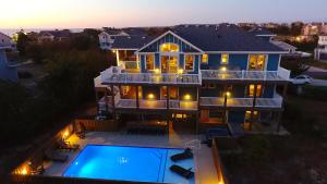 A piscina localizada em DB2, Latitude Adjustment- Oceanside, Private Pool, Rec Room, Poolside Bar ou nos arredores