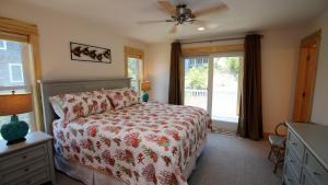 Cama ou camas em um quarto em DB2, Latitude Adjustment- Oceanside, Private Pool, Rec Room, Poolside Bar