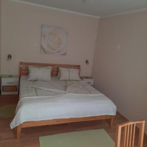 Postel nebo postele na pokoji v ubytování Gästehaus Bett-i