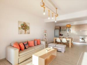 Кухня или мини-кухня в Villa Evi & Suites
