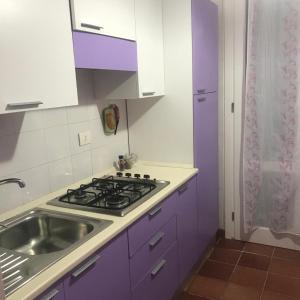 Kuchyň nebo kuchyňský kout v ubytování Orsolinda Favignana