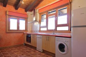 Kuchyň nebo kuchyňský kout v ubytování Mirador de Campumedra