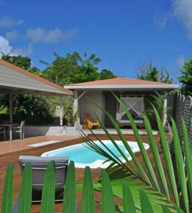 Bassein majutusasutuses Villa charmante avec piscine et vue mer au Robert või selle lähedal