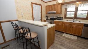 Una cocina o cocineta en KHSDC2, Sea Dunes C2- Oceanside, Close to Beach Access, Community Pool, Ocean Views