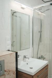 Buko apartamenty tesisinde bir banyo